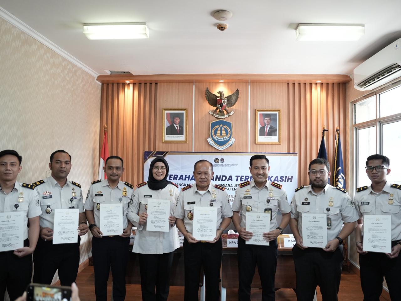 NPA OF JAPAN ANUGERAHKAN LETTER OF APPRECIATION ATAS KEBERHASILAN IMIGRASI UNGKAP KASUS PENIPUAN DARING